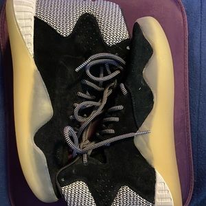 Adidas suede hi top sneaker size 6.5M (8W)